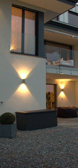 Aussenansicht-Fasade-Lichtstimmung-Garten-LED